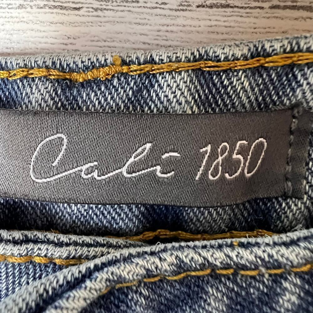 Cali 1850 Jeans Womens Size 7/28 Flower Daisy Patch Denim Jeans Cotton Blend - Picture 2 of 16